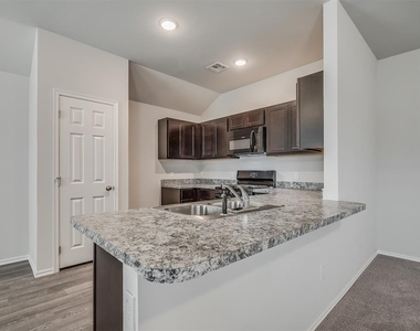 1009 S Colt Lane - Photo Thumbnail 11