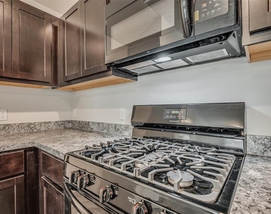 1009 S Colt Lane - Photo Thumbnail 19