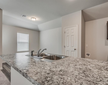 1009 S Colt Lane - Photo Thumbnail 12