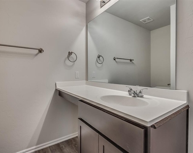 1009 S Colt Lane - Photo Thumbnail 30