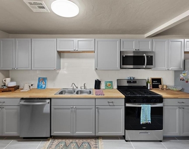 920 E Wayne Street - Photo Thumbnail 10