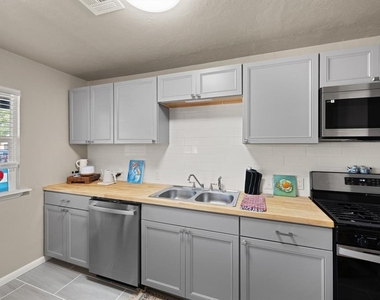 920 E Wayne Street - Photo Thumbnail 11
