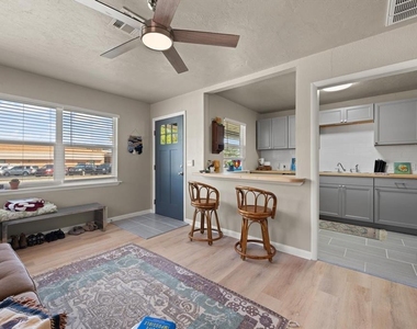 920 E Wayne Street - Photo Thumbnail 5