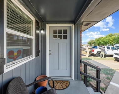 920 E Wayne Street - Photo Thumbnail 2