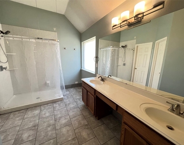 429 N Waterford Oaks Drive - Photo Thumbnail 24