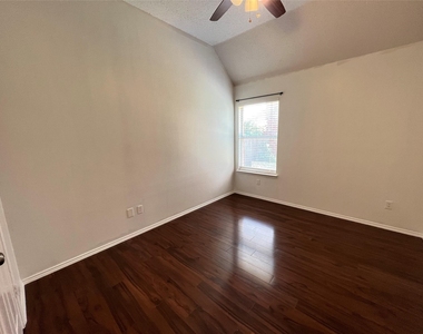 429 N Waterford Oaks Drive - Photo Thumbnail 3