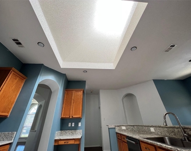429 N Waterford Oaks Drive - Photo Thumbnail 17