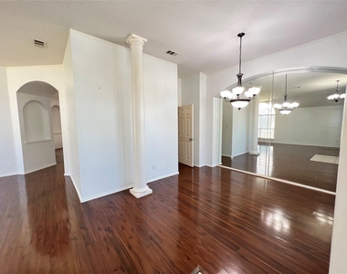 429 N Waterford Oaks Drive - Photo Thumbnail 5