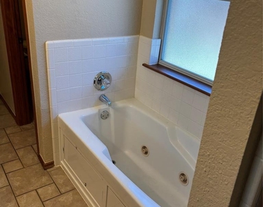 8204 Prairie Ridge Road - Photo Thumbnail 21