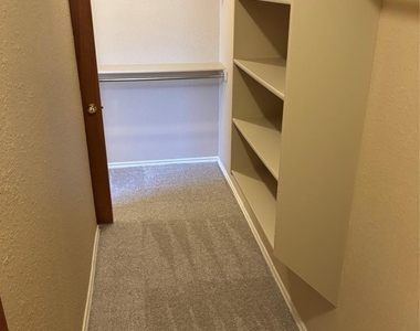 8204 Prairie Ridge Road - Photo Thumbnail 24