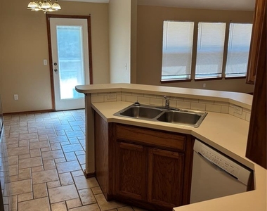 8204 Prairie Ridge Road - Photo Thumbnail 10