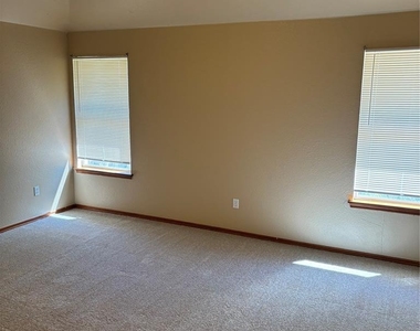 8204 Prairie Ridge Road - Photo Thumbnail 18
