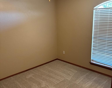 8204 Prairie Ridge Road - Photo Thumbnail 16
