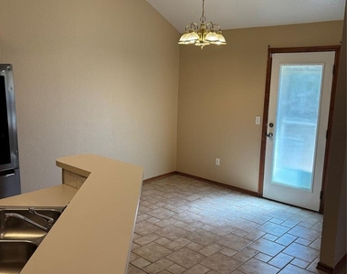 8204 Prairie Ridge Road - Photo Thumbnail 7