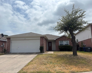 2711 Prairie Creek Drive - Photo Thumbnail 1