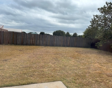 2711 Prairie Creek Drive - Photo Thumbnail 18