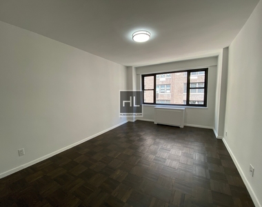 East 56 Street - Photo Thumbnail 1