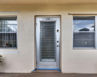 210 Canterbury J - Photo Thumbnail 24