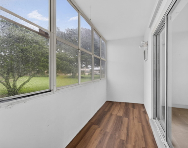 210 Canterbury J - Photo Thumbnail 25