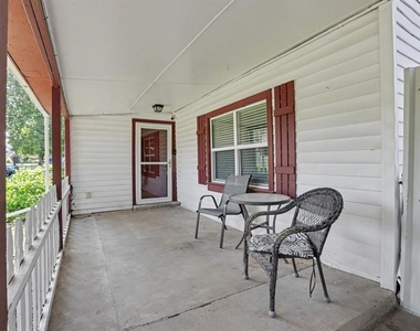 207 E Juniper Lane - Photo Thumbnail 2