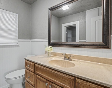 207 E Juniper Lane - Photo Thumbnail 12