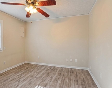 207 E Juniper Lane - Photo Thumbnail 15