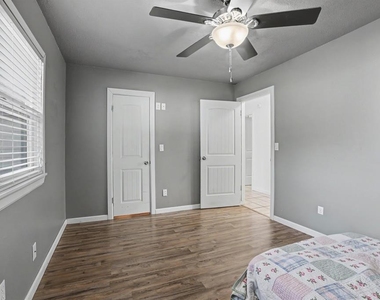 207 E Juniper Lane - Photo Thumbnail 11