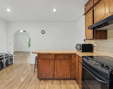 207 E Juniper Lane - Photo Thumbnail 8