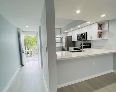 3635 Whitehall Drive - Photo Thumbnail 5