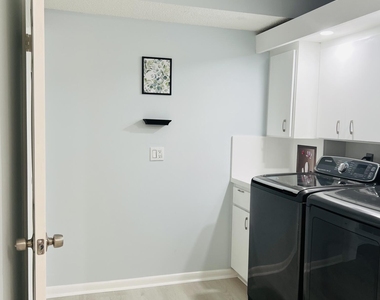 3635 Whitehall Drive - Photo Thumbnail 20