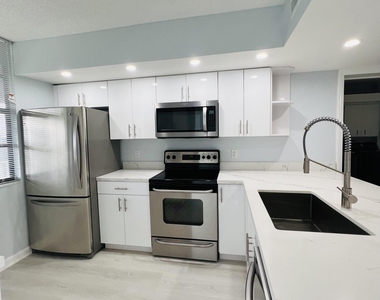 3635 Whitehall Drive - Photo Thumbnail 8