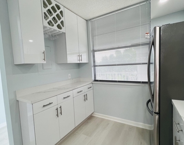 3635 Whitehall Drive - Photo Thumbnail 9