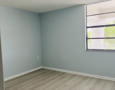 3635 Whitehall Drive - Photo Thumbnail 25