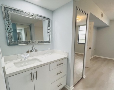 3635 Whitehall Drive - Photo Thumbnail 15