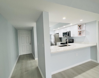 3635 Whitehall Drive - Photo Thumbnail 6