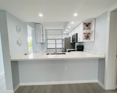 3635 Whitehall Drive - Photo Thumbnail 10
