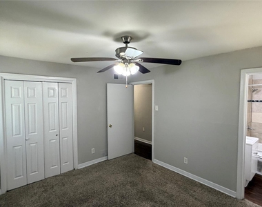 7420 Arborcrest Drive - Photo Thumbnail 13