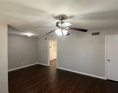 7420 Arborcrest Drive - Photo Thumbnail 5