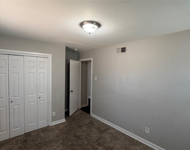 7420 Arborcrest Drive - Photo Thumbnail 9