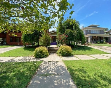 204 Nw 22nd Street - Photo Thumbnail 2