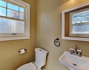 204 Nw 22nd Street - Photo Thumbnail 15