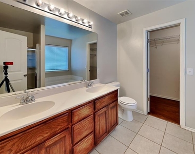 2801 Nw 182nd Street - Photo Thumbnail 7