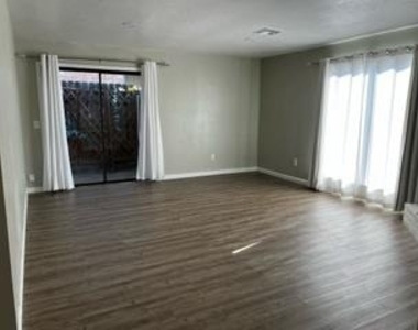 529 Nw 137th Street - Photo Thumbnail 3