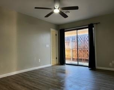 529 Nw 137th Street - Photo Thumbnail 7