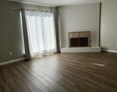529 Nw 137th Street - Photo Thumbnail 2