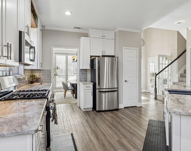 804 Summit Pointe - Photo Thumbnail 9