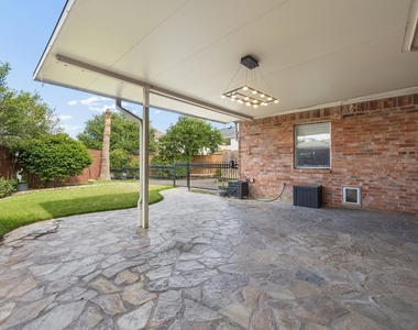 804 Summit Pointe - Photo Thumbnail 24
