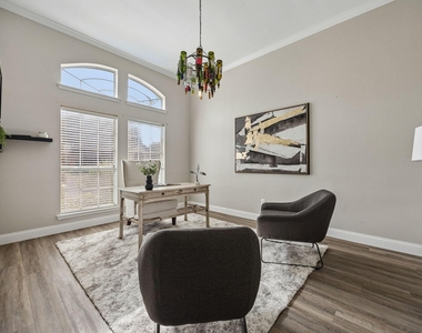 804 Summit Pointe - Photo Thumbnail 5