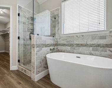 804 Summit Pointe - Photo Thumbnail 16