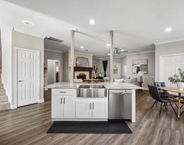 804 Summit Pointe - Photo Thumbnail 6